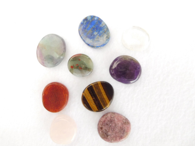 Smooth / Flat Stones small / (4 oz bag ) / Ass. stones